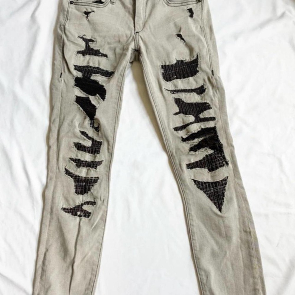 True Religion Cora Mid Rise Straight Jeans with black distressed rips
Size 24